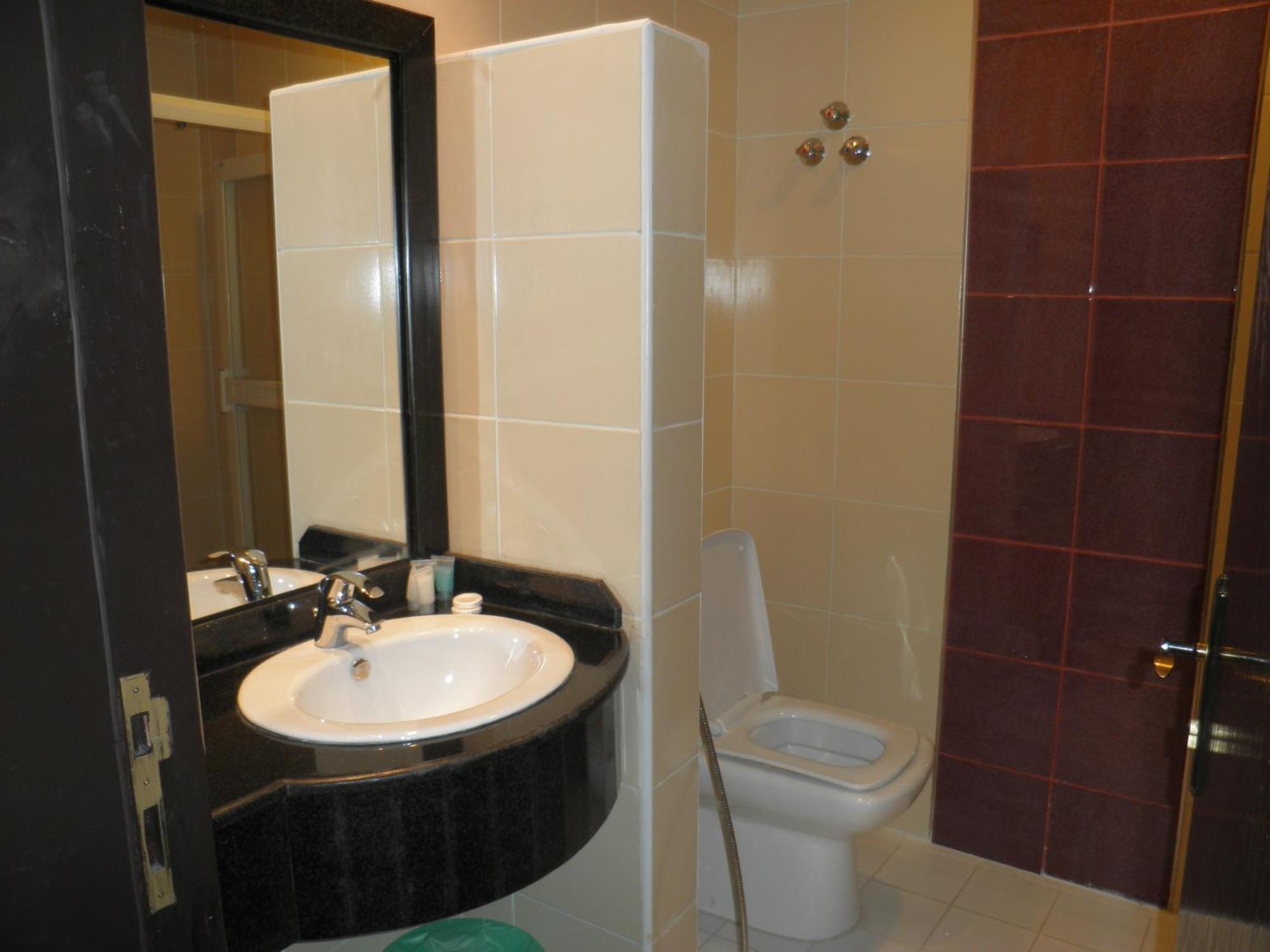Marina Royal Hotel Suites Koweït Extérieur photo