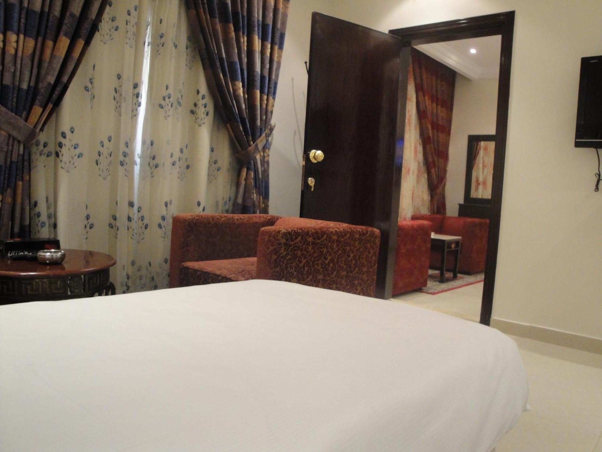 Marina Royal Hotel Suites Koweït Extérieur photo