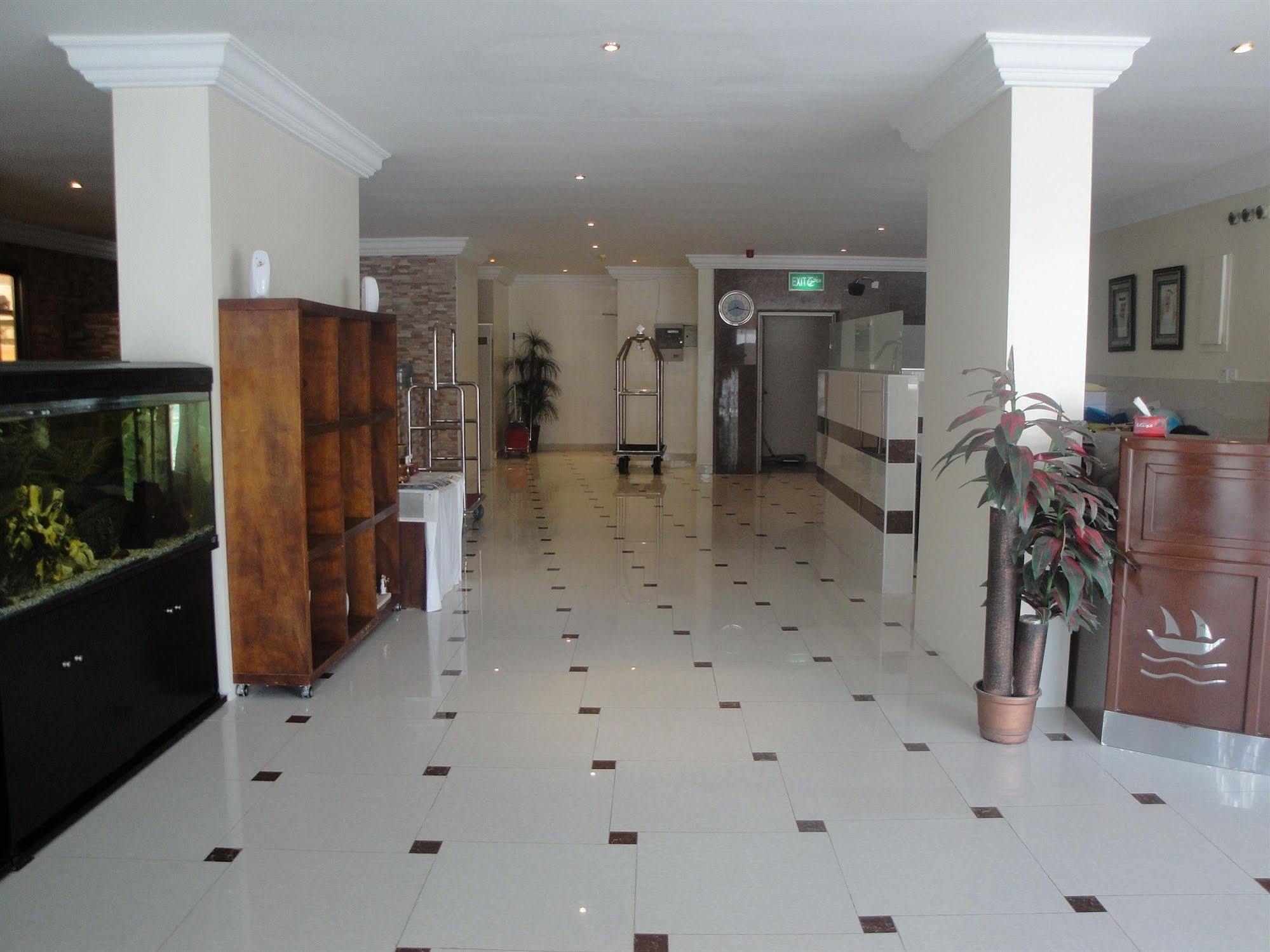 Marina Royal Hotel Suites Koweït Extérieur photo