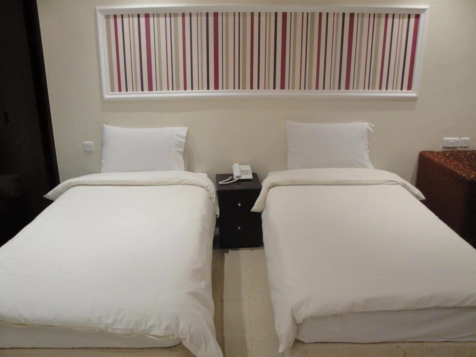 Marina Royal Hotel Suites Koweït Extérieur photo