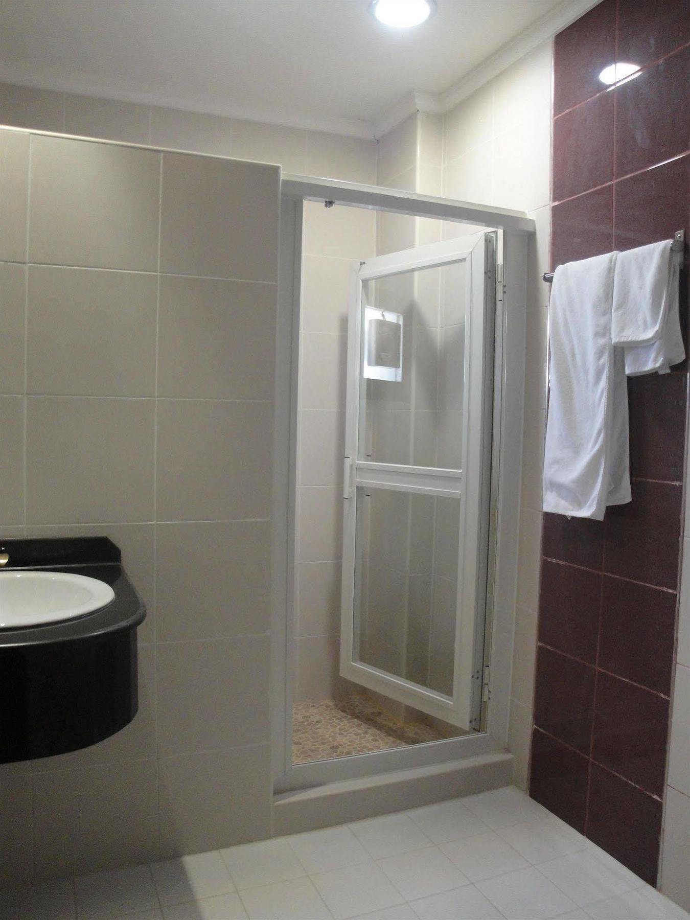 Marina Royal Hotel Suites Koweït Extérieur photo