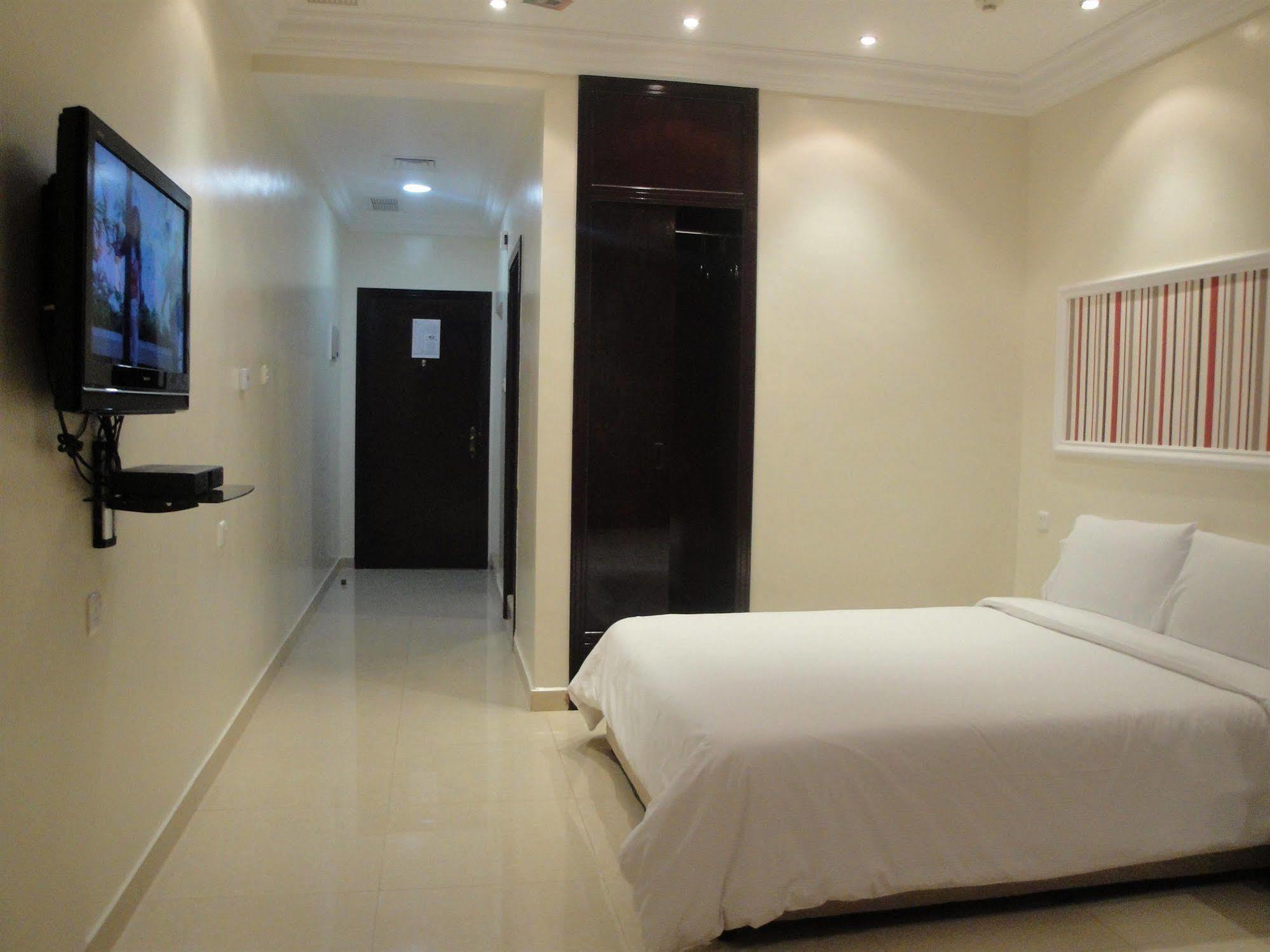 Marina Royal Hotel Suites Koweït Extérieur photo
