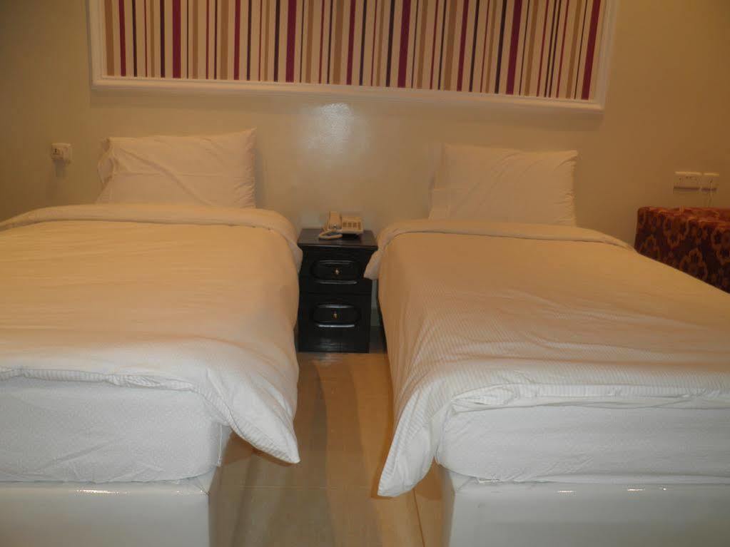 Marina Royal Hotel Suites Koweït Extérieur photo